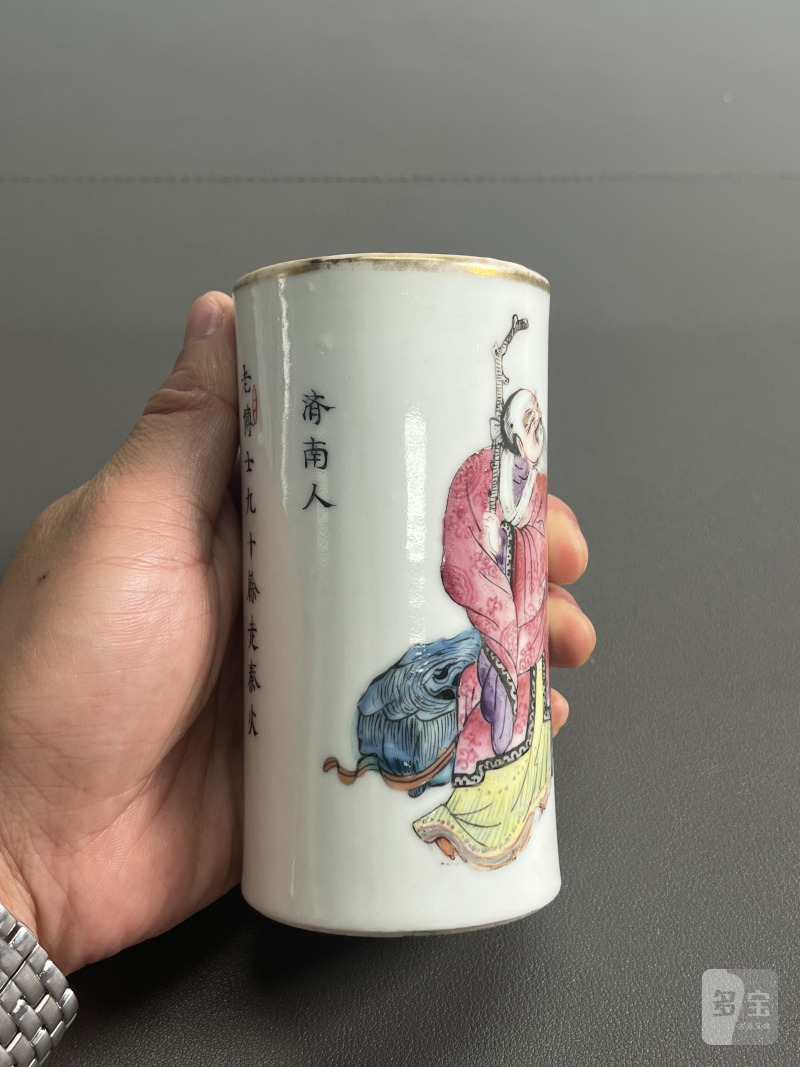清道光 粉彩“无双谱”笔筒 - 图4